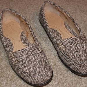 size 6.5M, land end loafers, new condition